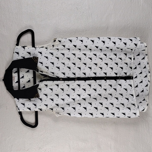 Love Me I'm Gorgeous White Black Cat Print Collared Sleeveless Button Down Top - Picture 13 of 13